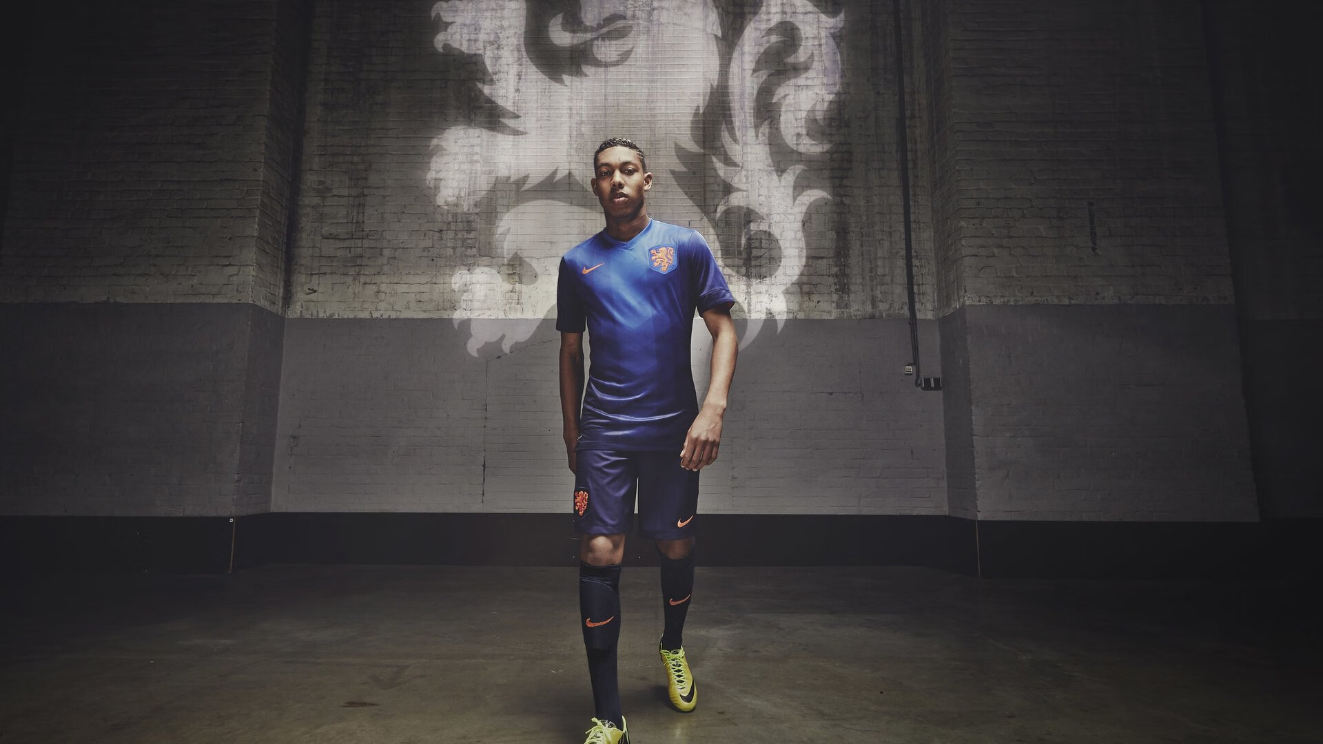 开云体育下载-卡马文加爆发，西班牙正面击溃丹麦，一场战术与意志的完美交响